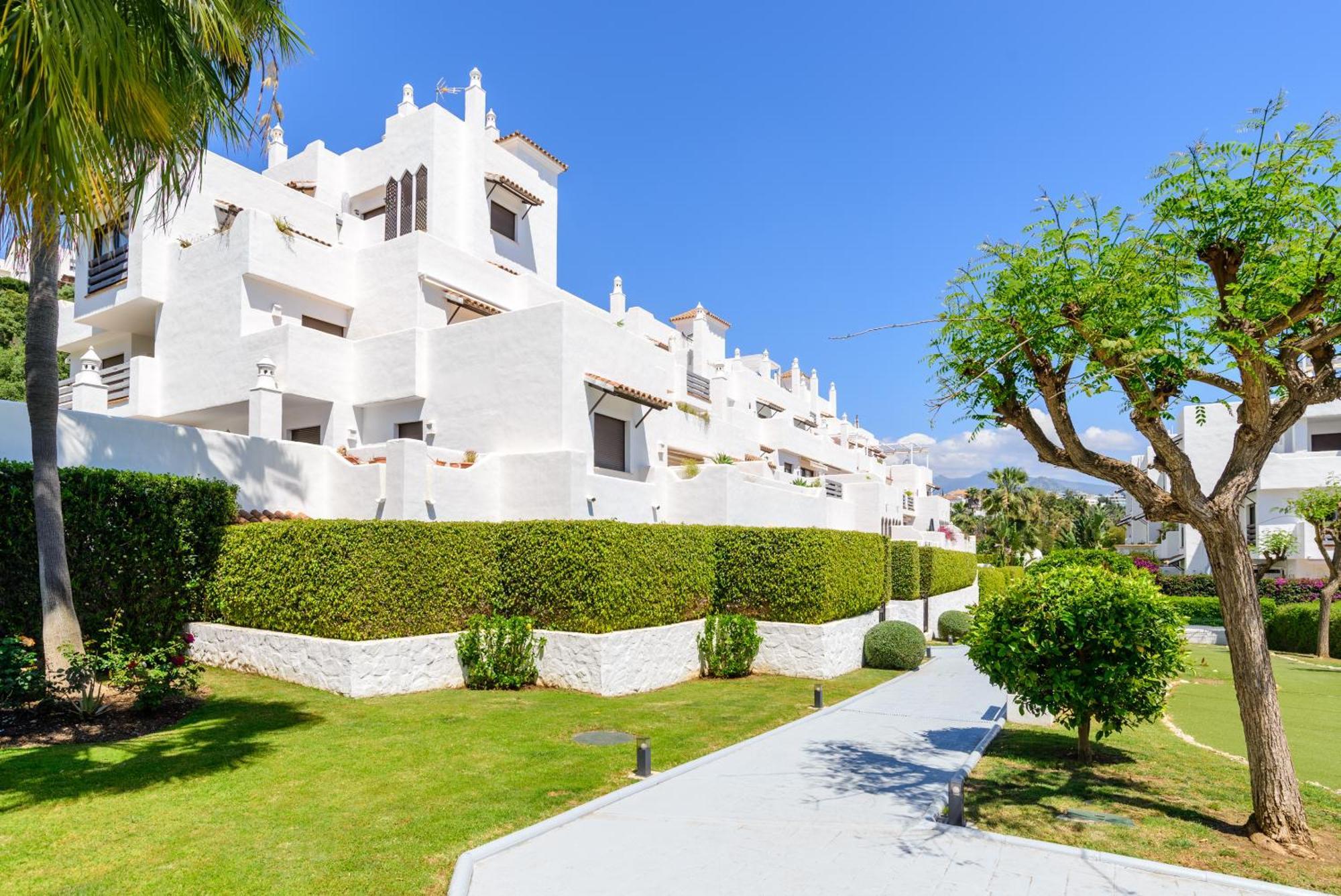 مبيت وإفطار إِستيبونا Golf Hills المظهر الخارجي الصورة